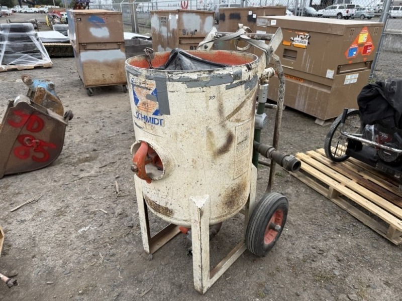 2005 Axxiom Abrasive Blasting Machine