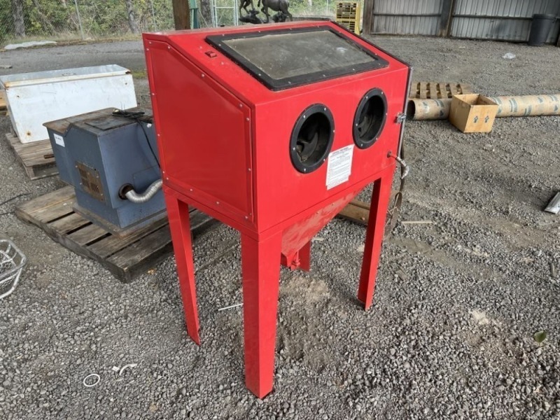 Central Pneumatic Sand Blasting Cabinet