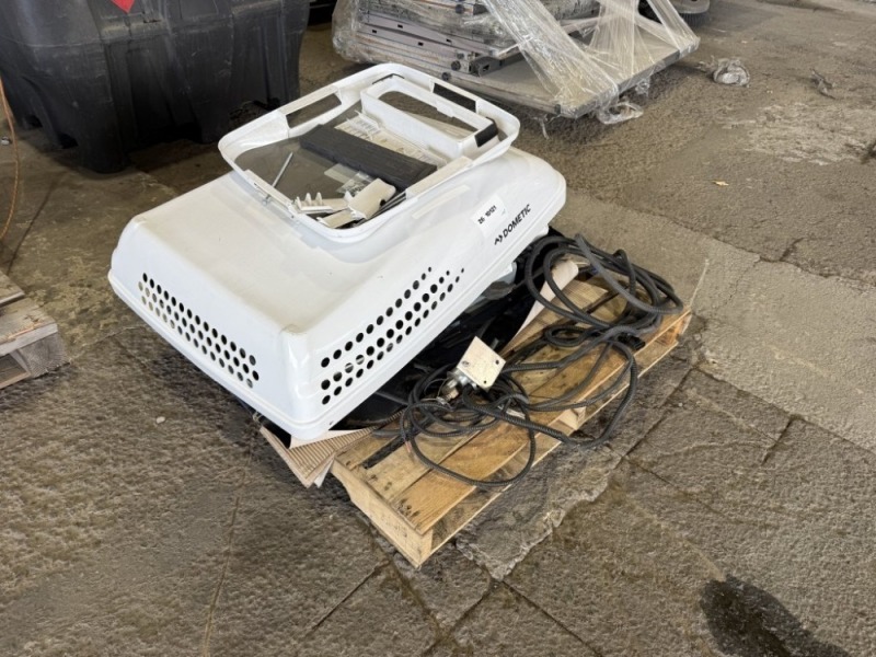 Dometic Roof Mounted A/C Unit