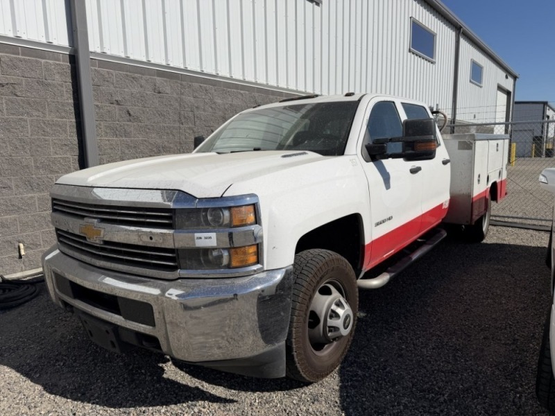 2015 Chevrolet Silverado 3500 HD 4X4 Utility Truck