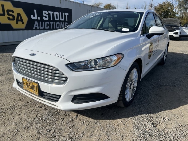 2015 Ford Fusion Hybrid Sedan