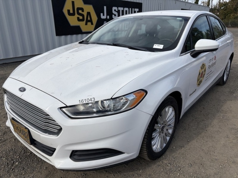 2016 Ford Fusion Hybrid Sedan