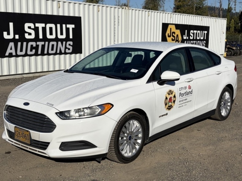 2015 Ford Fusion Hybrid Sedan
