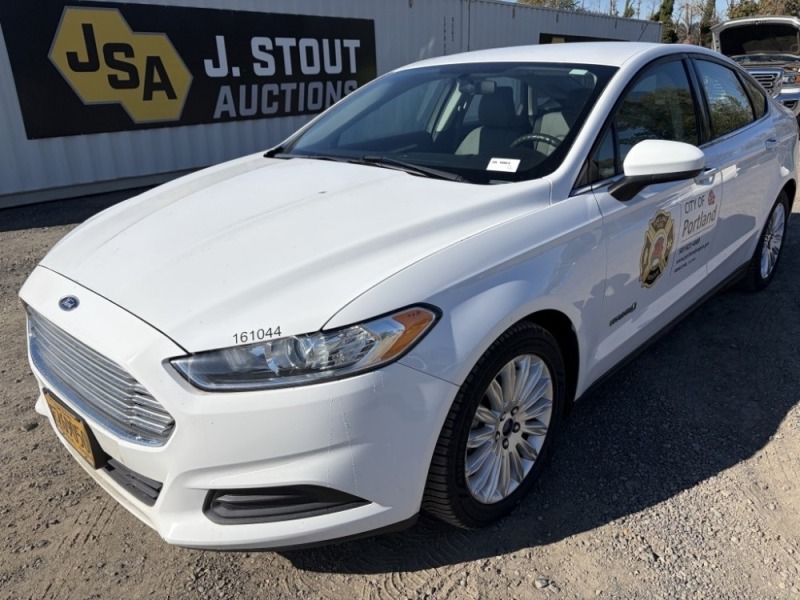 2016 Ford Fusion Hybrid Sedan