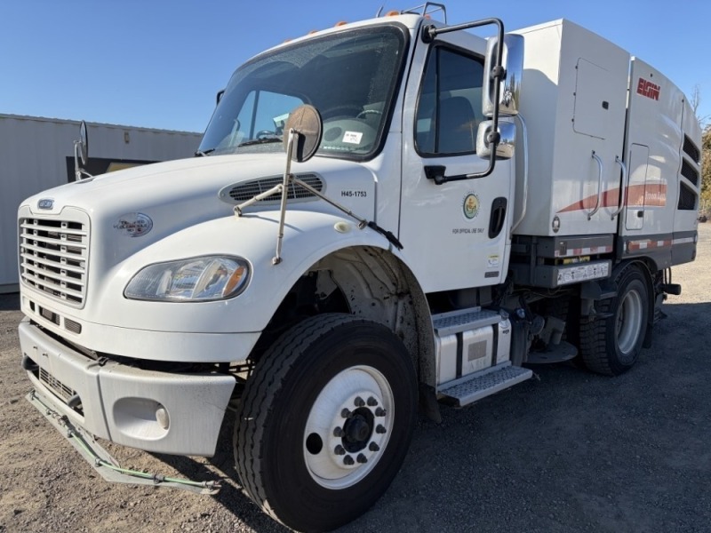 2018 Elgin Broom Bear Street Sweeper