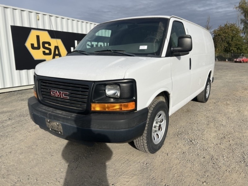 2014 GMC Savana AWD Cargo Van