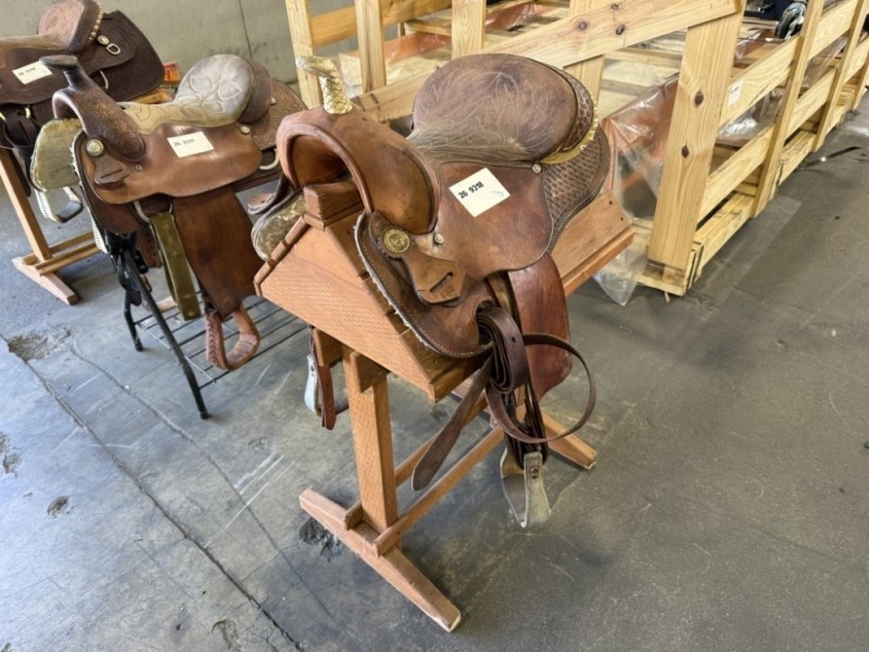 Saddle