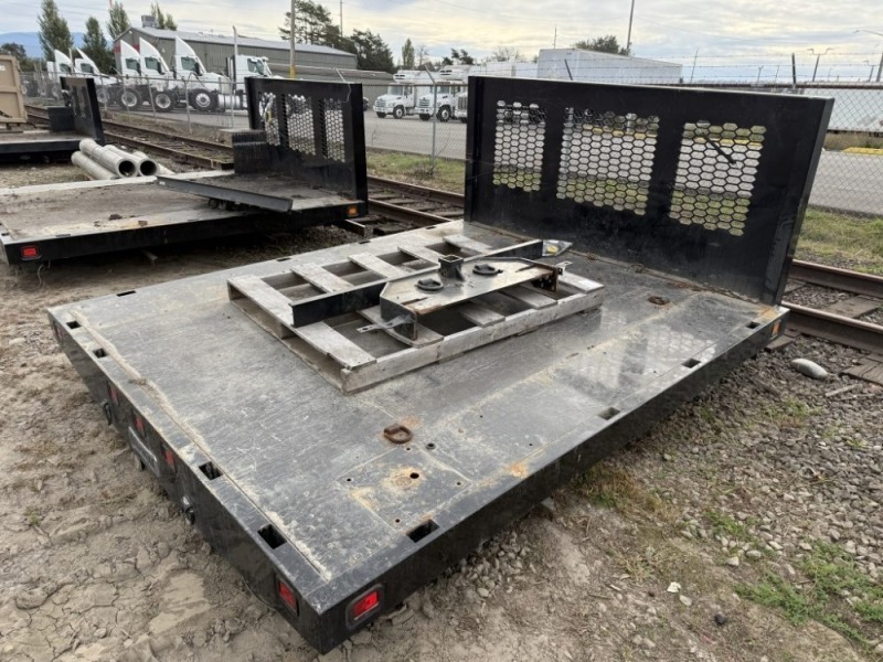 Knapheide Flatbed w/Wet Kit & Hoist