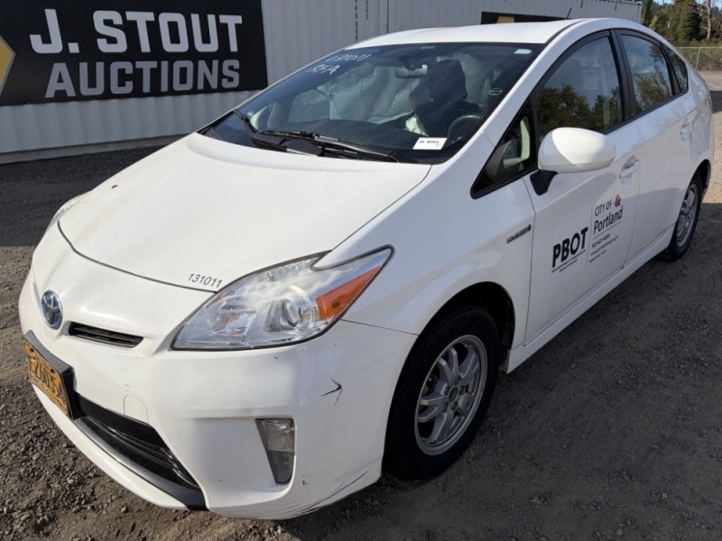 2013 Toyota Prius Hybrid Sedan
