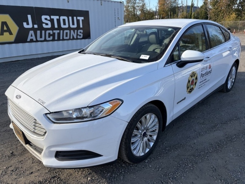 2016 Ford Fusion Hybrid Sedan