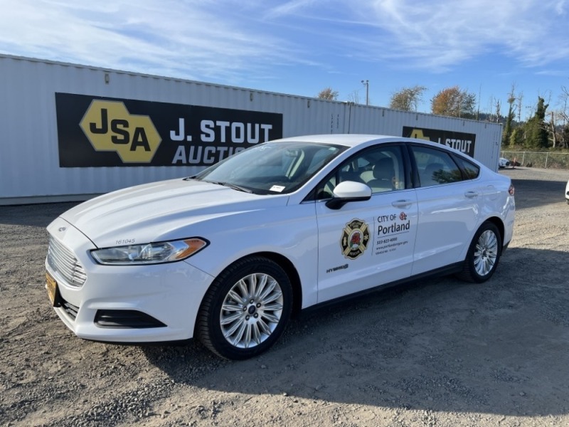 2016 Ford Fusion Hybrid Sedan