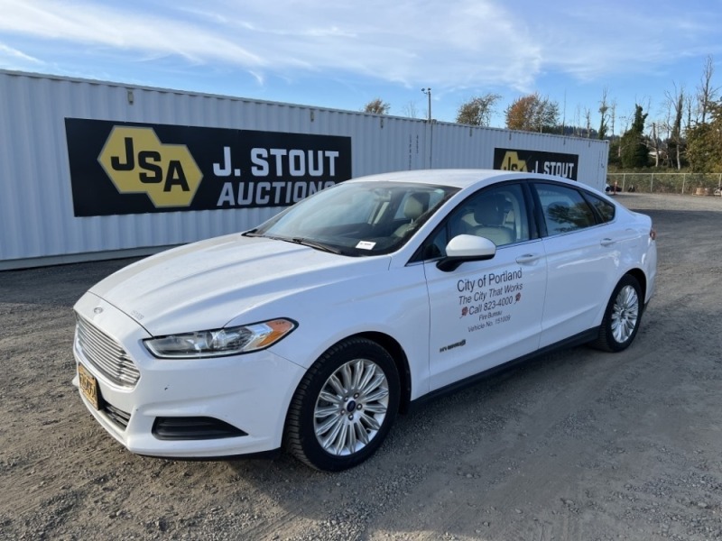 2015 Ford Fusion Hybrid Sedan