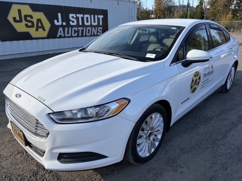 2015 Ford Fusion Hybrid Sedan