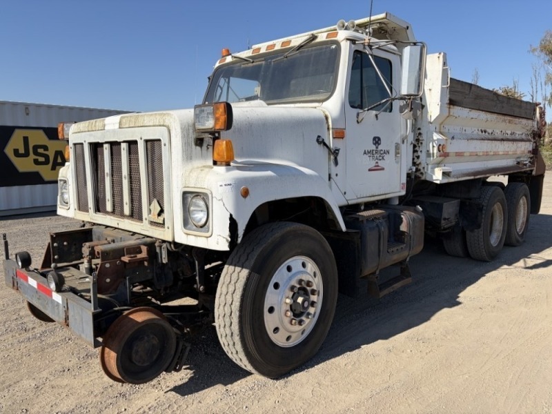 1995 International F-2574 T/A Dump Truck