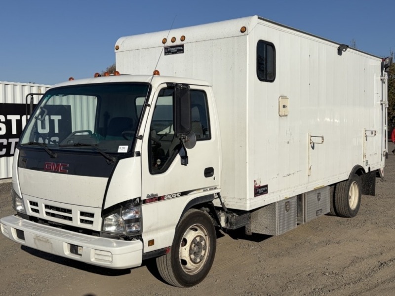 2006 GMC W5500HD Mobile Work Center Truck