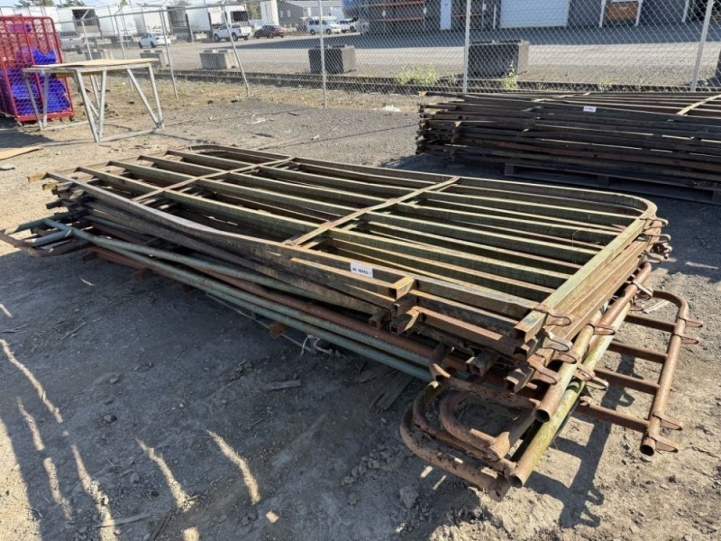 Corral Panels Qty: 11