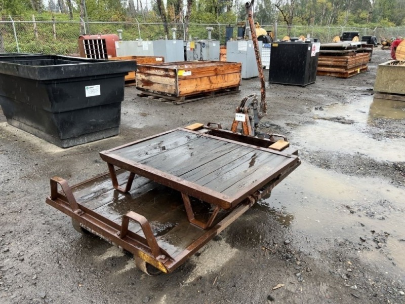 Pallet Jack w/3 Pallets