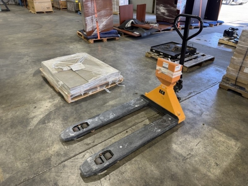Uline H-1679 Pallet Jack w/Scale