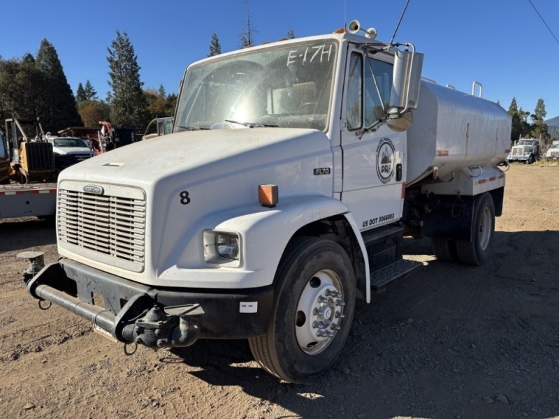 1999 Freightliner FL70 S/A Water Truck