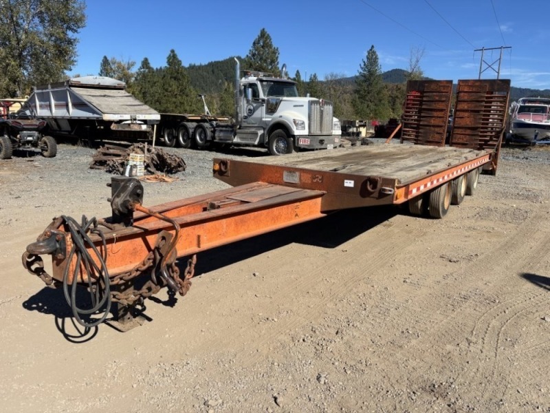 1991 Trail-Eze Tri-Axle Equipment Trailer
