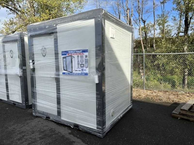 2023 Bastone Portable Toilet w/Shower