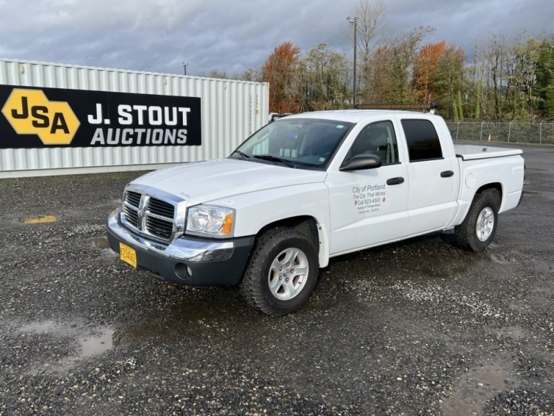 2005 Dodge Dakota SLT Crew Cab Pickup