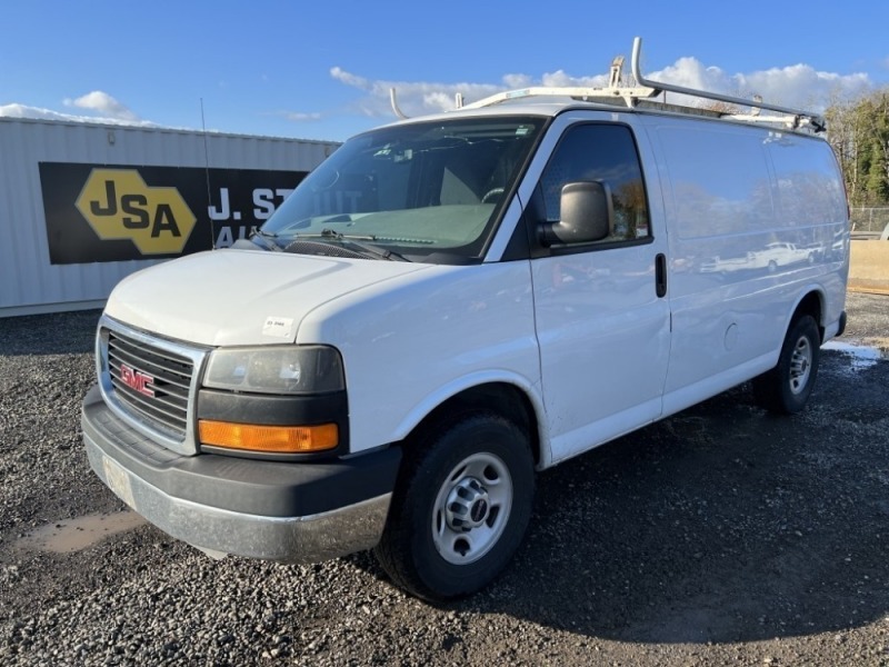 2014 GMC Savana Cargo Van