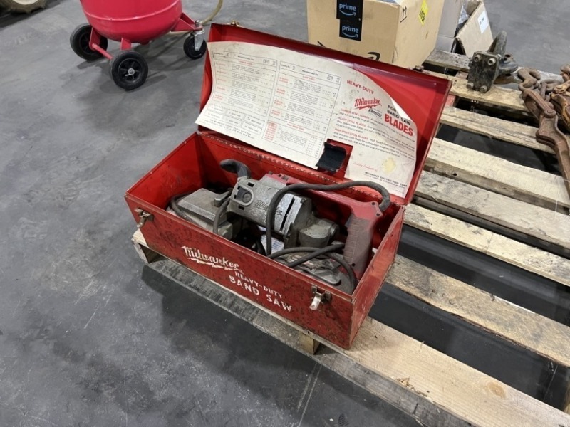 Milwaukee Deep Cut Band Saw