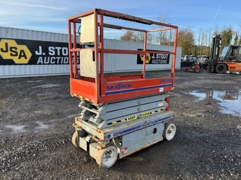 Skyjack SJIII 3219 Scissor Lift