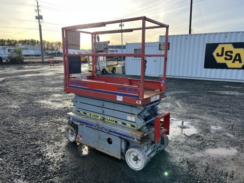 Skyjack SJIII 3219 Scissor Lift | J. Stout Auction