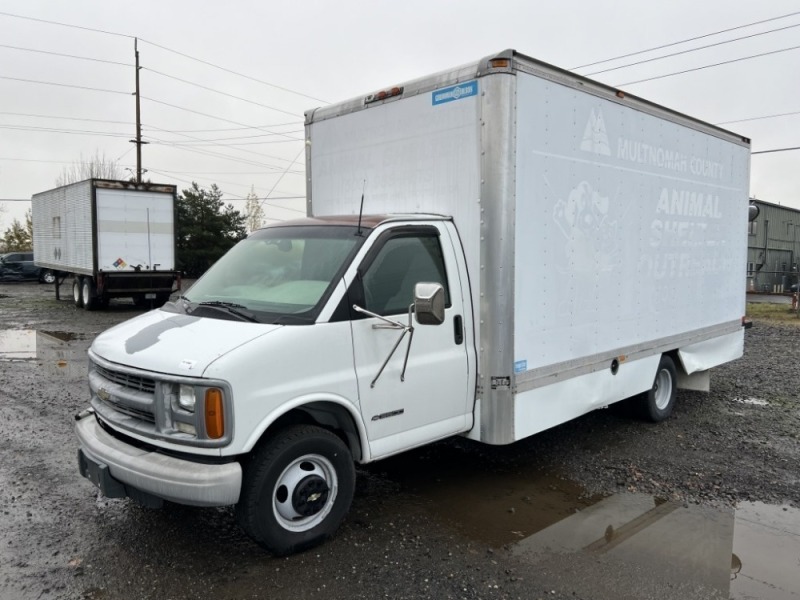 2000 Chevrolet 3500 Box Truck