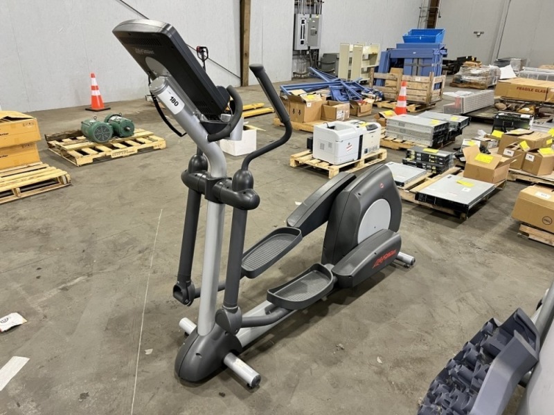 Life Fitness CLSX Eliptical Machine