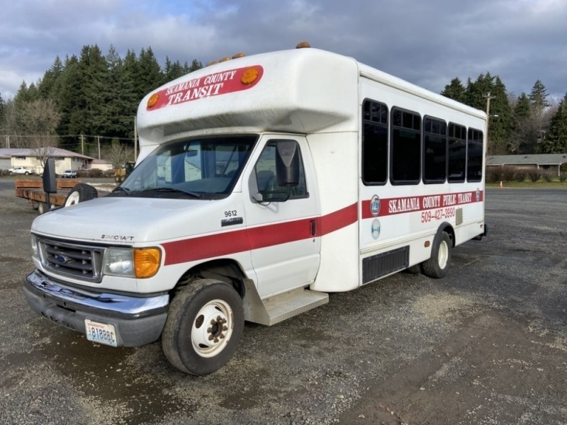 2006 Ford E450 Shuttle Bus