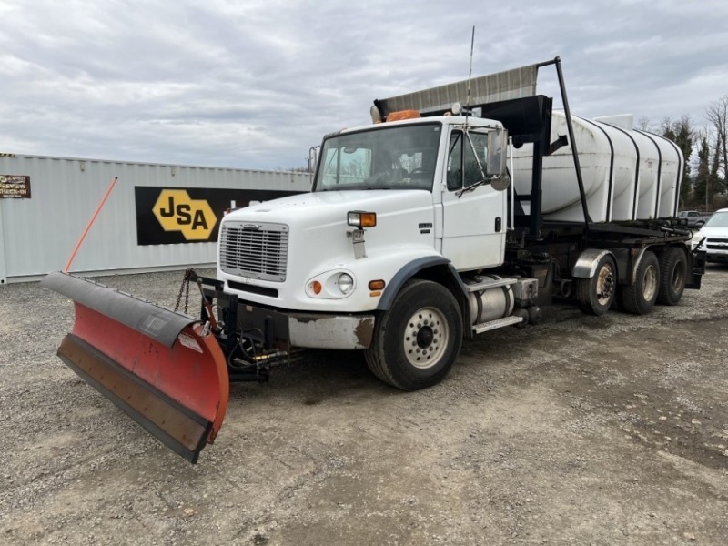 2004 Freightliner FL112 Tri-Axle Roll-Off De-Icer