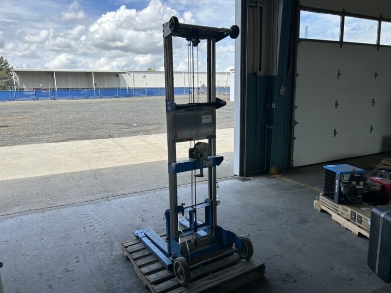 Genie Material Lift