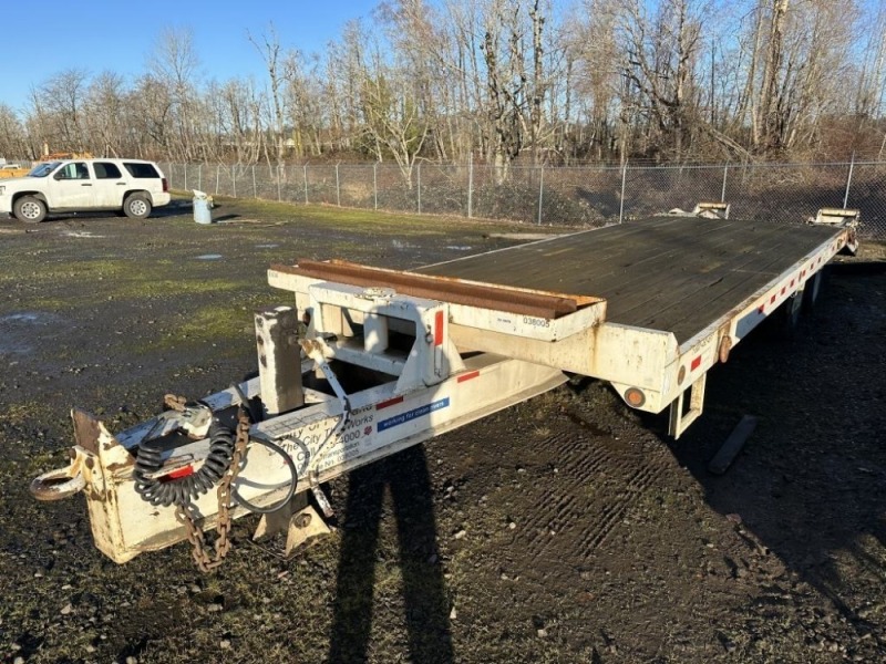 2003 Towmaster T-30 T/A Equipment Trailer